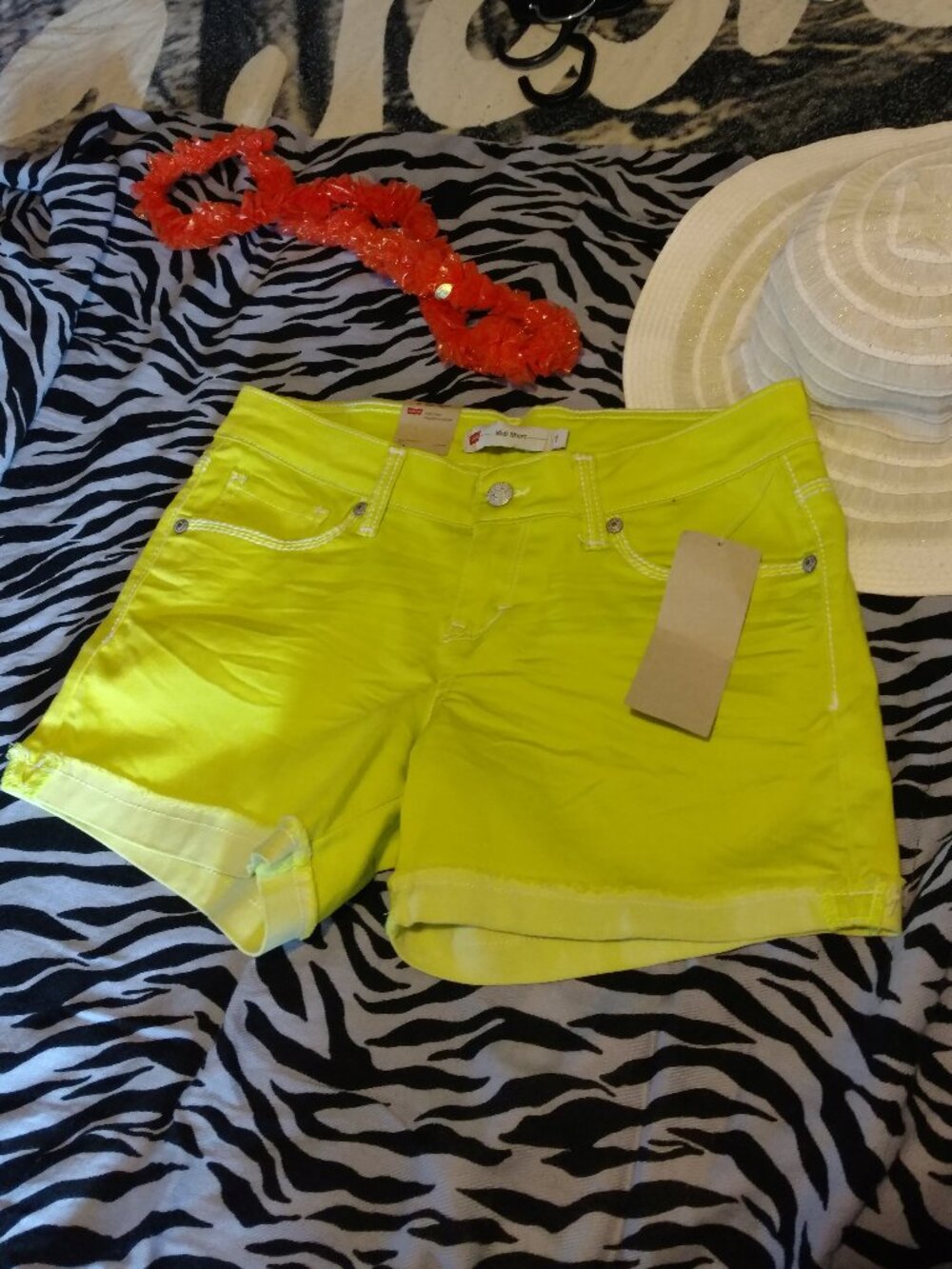 Levi Denim Midi Short Electric Sunshine Size 7 NWT